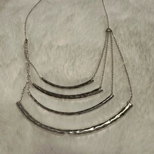 Silpada Sterling Silver Hammered
Arc Necklace ! From pet and smoke free home!